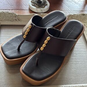 Woman’s Lucky Brand Mandelina platform
thong Sandals Size 8. NEW. No Box.